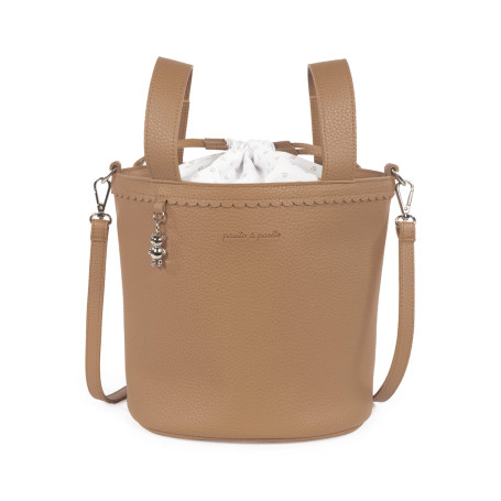 BUCKET BAG CARAMEL PASITO PASITO